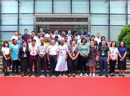 中國商務部國際研修班參觀訪問山外山公司